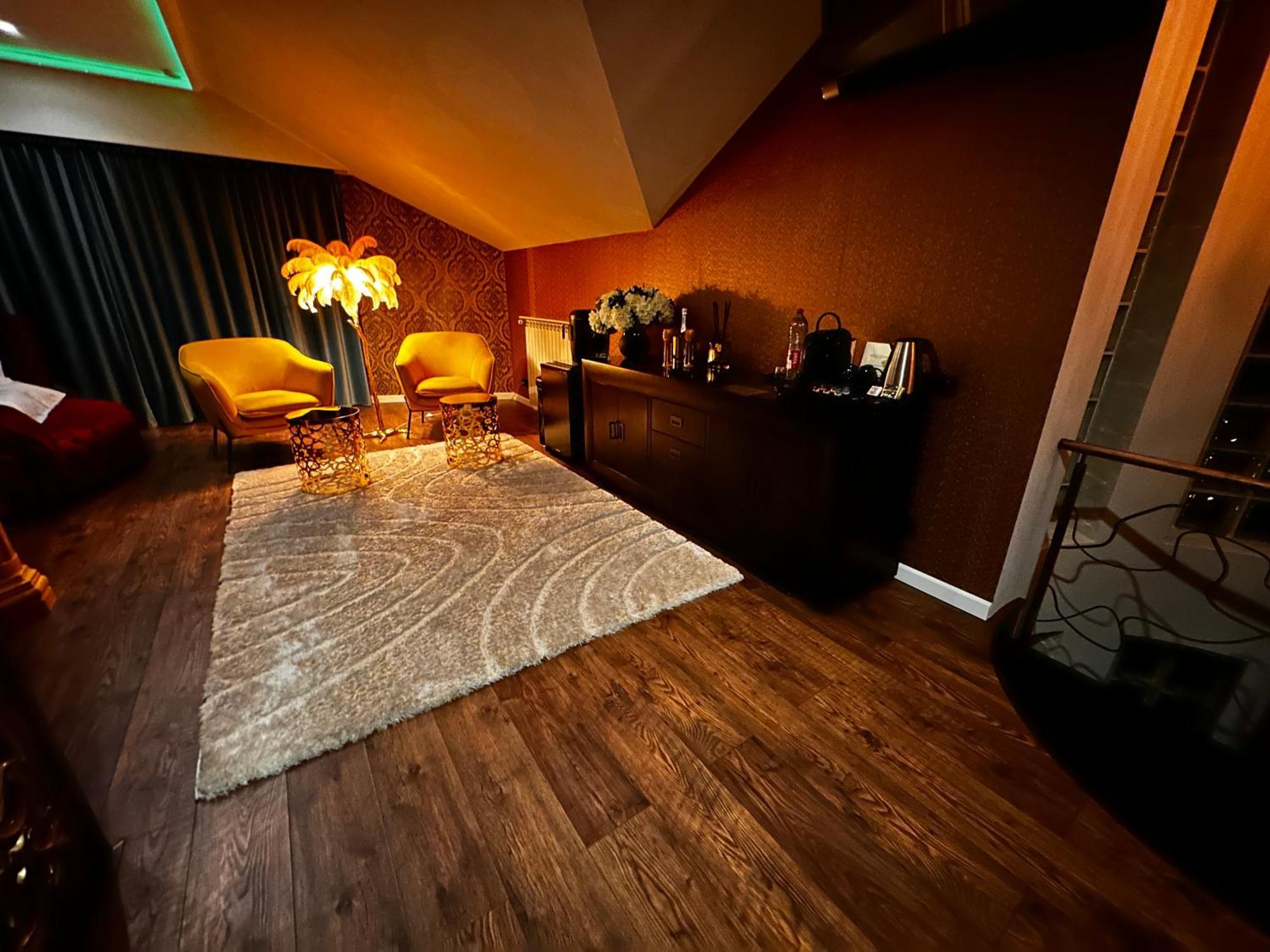 The Residence Central Jacuzzi Boutique (Adults Only) Cluj-Napoca Exterior foto